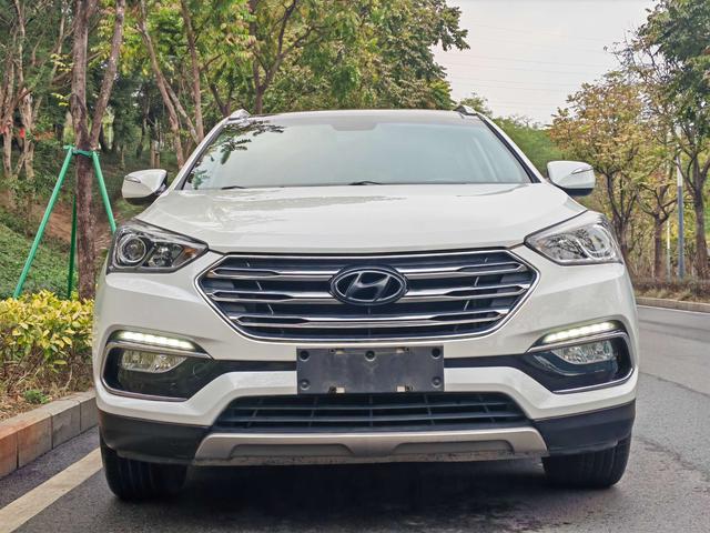 2017 Hyundai Santa Fe SUV 2.0T Automatic Front-Wheel Drive 7-Seater Used Car for Export to Africa and the Middle East