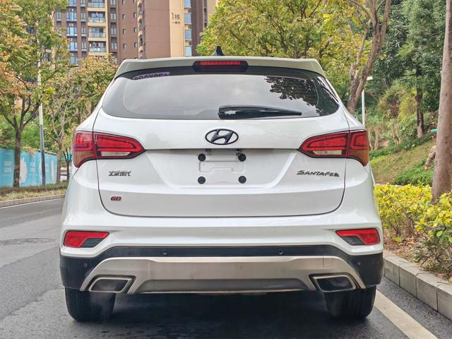 2017 Hyundai Santa Fe SUV 2.0T Automatic Front-Wheel Drive 7-Seater Used Car for Export to Africa and the Middle East
