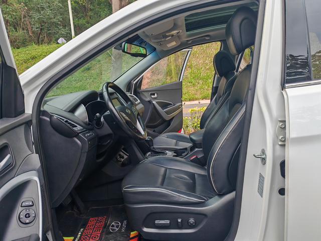 2017 Hyundai Santa Fe SUV 2.0T Automatic Front-Wheel Drive 7-Seater Used Car for Export to Africa and the Middle East