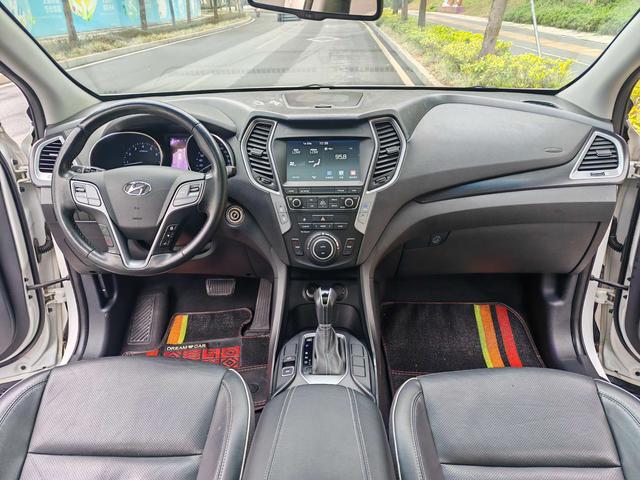 2017 Hyundai Santa Fe SUV 2.0T Automatic Front-Wheel Drive 7-Seater Used Car for Export to Africa and the Middle East