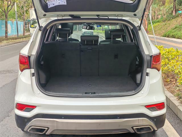 2017 Hyundai Santa Fe SUV 2.0T Automatic Front-Wheel Drive 7-Seater Used Car for Export to Africa and the Middle East