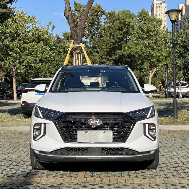 2020 H-yundai Tucson Used 5-Seat Best-Selling Gasoline Cars Left Steering High Quality Car for Adults