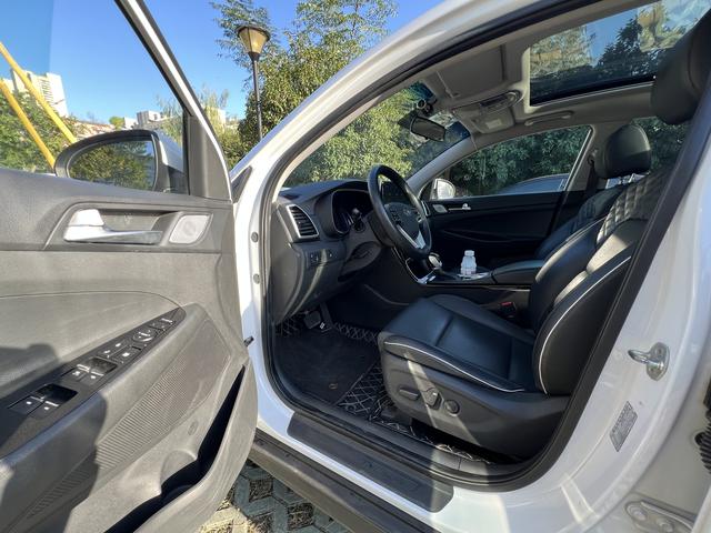 2020 H-yundai Tucson Used 5-Seat Best-Selling Gasoline Cars Left Steering High Quality Car for Adults