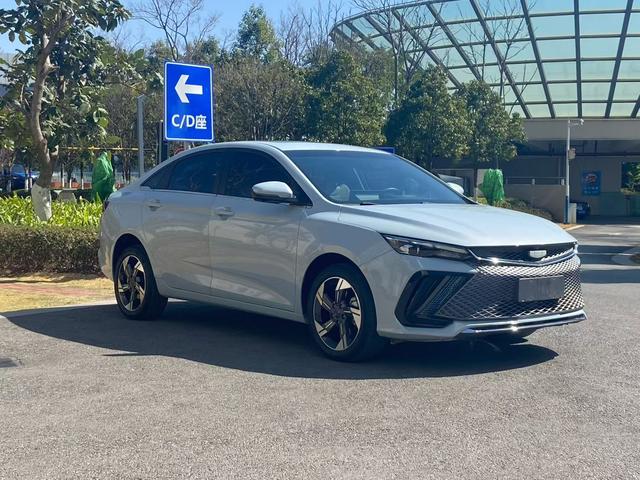 2022 Model Geely Emgrand X7 L HiP Travel Edition 100KM Electric Cars EV for Sale