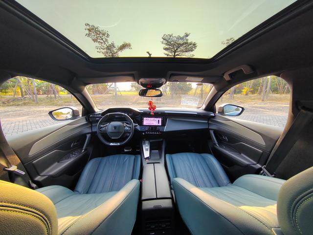 Hot Sale Factory Peugeot 408X Charm Edition Automatic Petrol Used Car 5 Seats SUV Petrol Gasoline Vehicle for Adult Car