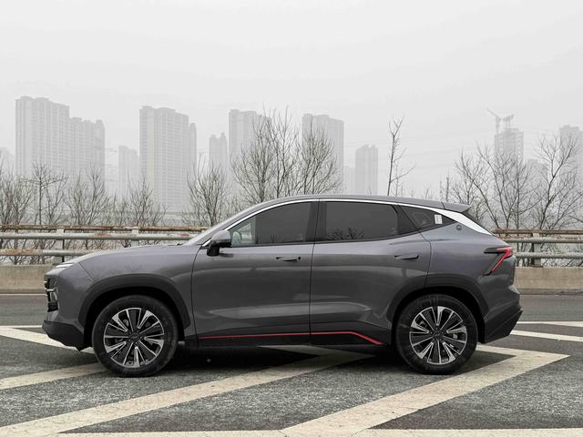 Jietu Great Sage 2025 New Car Over the Air Updates Smart Parking Assist Tech Forward SUV