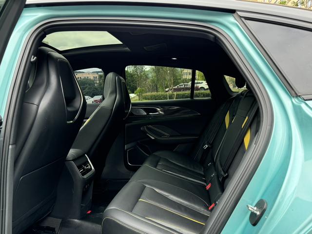 2025 Chinese Car Hongqi H6 2024 2.0T Aesthetically pleasing Vehicles High-end Luxury Gasoline Car 5 Door 5 Seat Hatchback for Sale