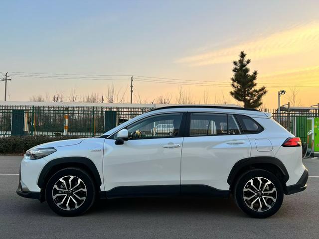2024 for Frontlander Elite Version LHD SUV 2.0L CVT Automatic Leather Seats R17 Tires 6 Airbags Dark Interior
