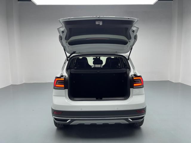2023 for T-ROC SUV 5-Door 5-Seater Compact Turbo Dark Interior Automatic Transmission ACC Cruise Control Used Car Metal