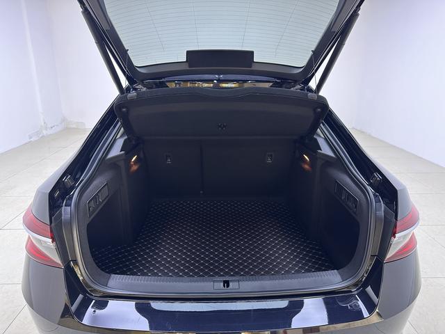 2025 Skoda Superb Used Cars TSI330 Sedan Home Automatic FWD Drive ACC Leather Seats R18 Tire Size Rear Camera Left China Supplier