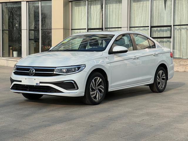 Best Deal 2024 V W Bora 280TSI DSG Comfortline Compact Sedan Trunk for First Time Drivers Urban Commute