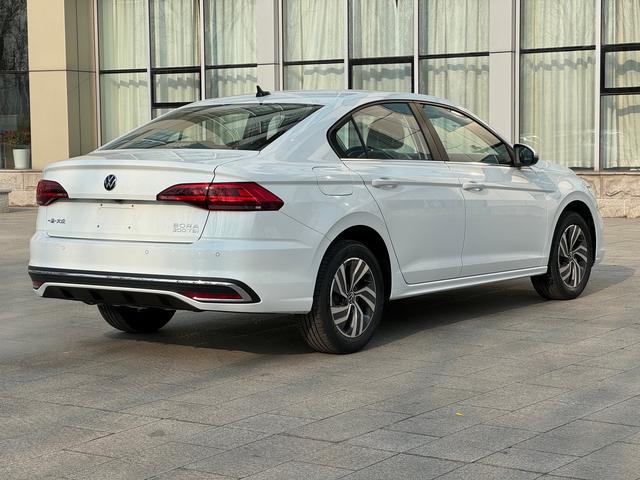 Best Deal 2024 V W Bora 280TSI DSG Comfortline Compact Sedan Trunk for First Time Drivers Urban Commute