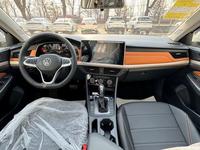 Best Deal 2024 V W Bora 280TSI DSG Comfortline Compact Sedan Trunk for First Time Drivers Urban Commute
