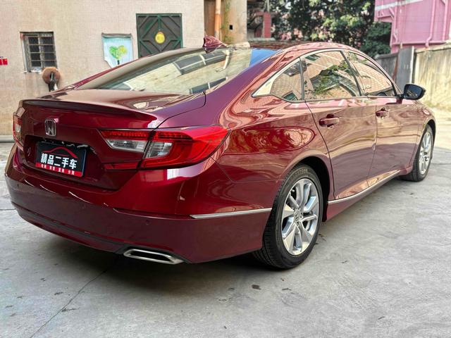 HONDAs Accord 2018 260 TURBO