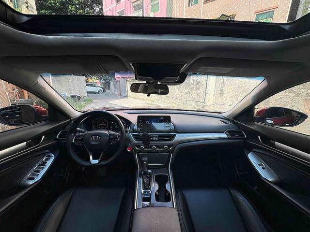 HONDAs Accord 2018 260 TURBO